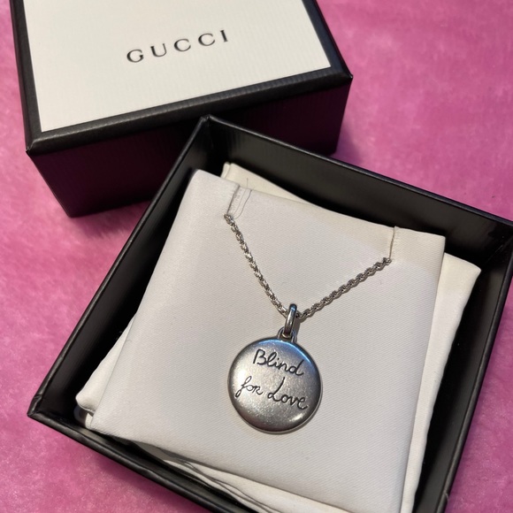 Gucci “Blind for love” Tiger necklace - Picture 2 of 2